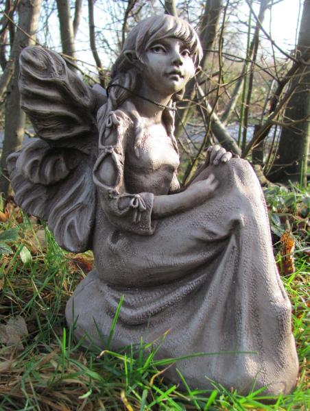 Fee BLUEBELL | Fiona Scott © | Pheeberts Statuary
